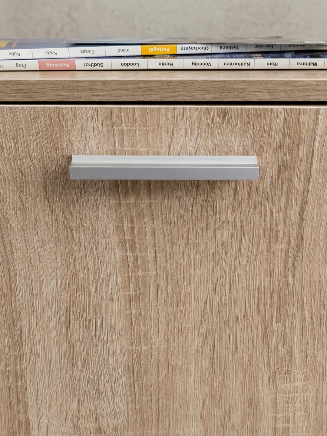 Büro Rollcontainer in heller Eiche Optik mit allen Maßen. Der Beistellschrank ist 60 cm hoch, 33 cm breit und 38 cm tief – ideal für das Arbeitszimmer._