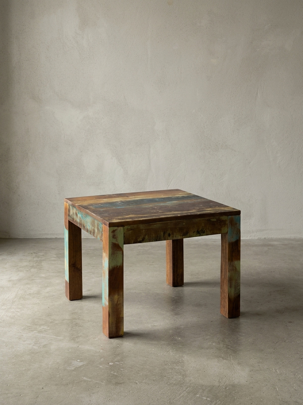 Maßzeichnung des quadratischen Couchtisches aus Mangoholz. Die exakten Abmessungen von 60 cm Länge, 60 cm Breite und 47 cm Höhe bieten eine präzise Grundlage für die perfekte räumliche_