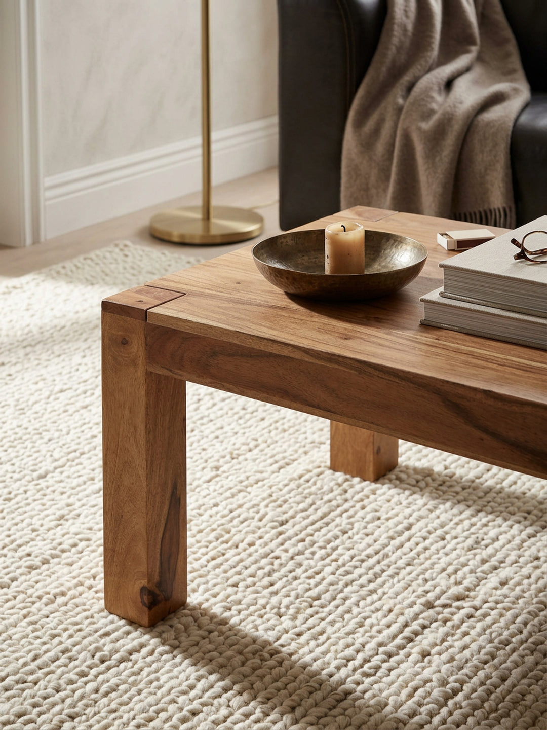 Rustikaler Couchtisch NAKO_ Akazienholz_ quadratisch_ handgefertigt_ pflegeleicht - KADIMA DESIGN_Farbe_ Beige_ Größe_ 110x60x40 cm_