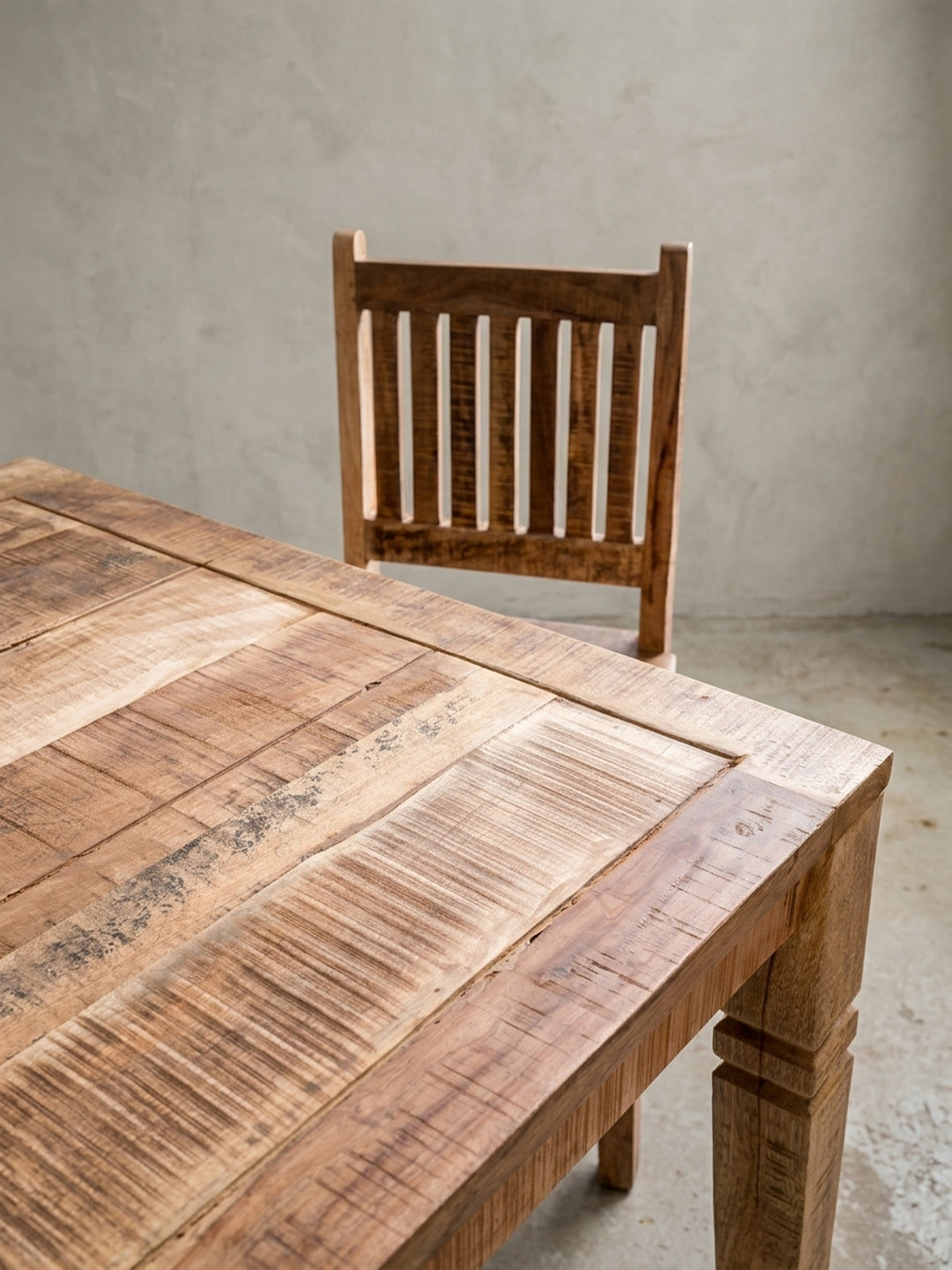 Technische Zeichnung des Esszimmertisches mit genauen Maßen: Länge 120 cm, Breite 70 cm, Höhe 76 cm. Skizze zeigt die 8x8 cm starken Beine und 65 cm Höhe bis zur Tischunterkante._