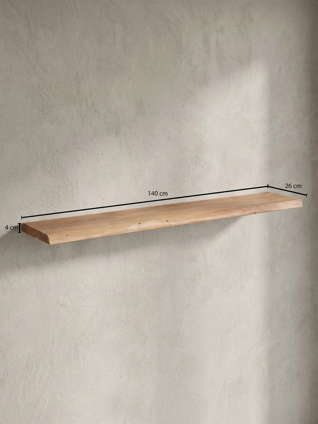 Technische Zeichnung mit den exakten Maßen des Wandregals: 140 cm Länge, 26 cm Tiefe und 4 cm Holzstärke. Alle Abmessungen für die perfekte Wandplanung._