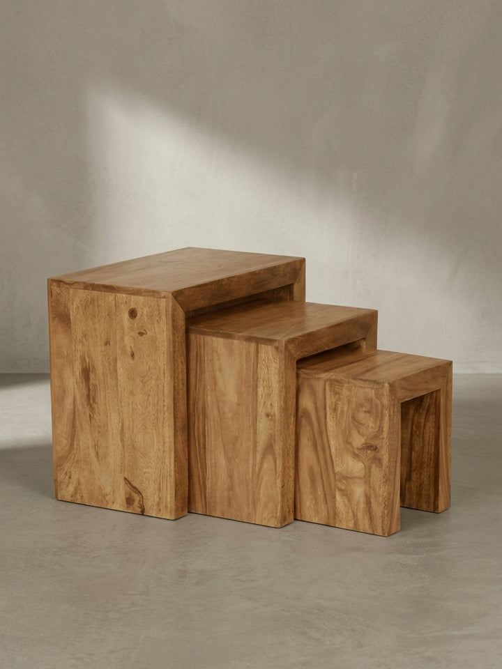 Satztische 30x45x50 cm Akazie Massivholz braun Möbel Design Wohnzimmer Esszimmer Schlafzimmer modern hochwertig elegant Wohnen Einrichtung Interior Zuhause stilvoll Premium robust langlebig_