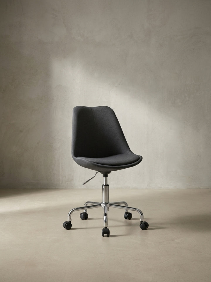 Bürostuhl Eiche Massivholz schwarz Maße 65x65x94 cm Höhe Breite Tiefe Maßzeichnung Produktmaße mit Rollen und Drehfunktion Möbel Design Home Office Wohnen Einrichtung Interior Zuhause_