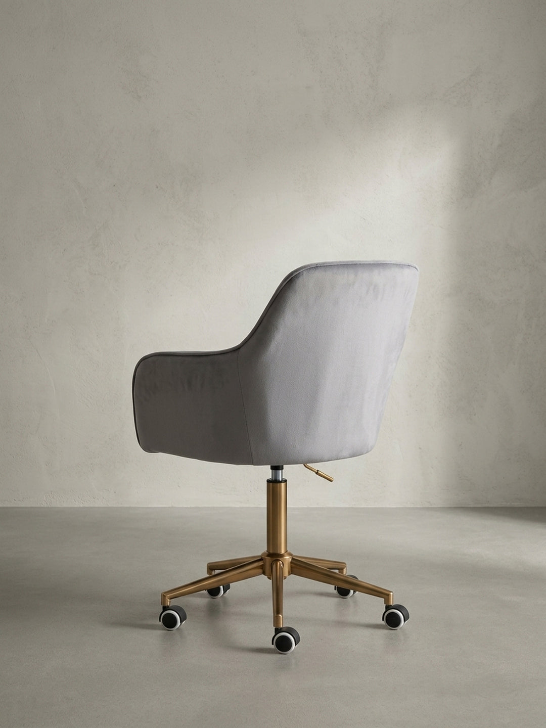 Bürostuhl Samt grau 54x52x105 cm mit Rollen und Höhenverstellung für Home Office Design Möbel modern hochwertig stilvoll robust langlebig Wohnen Einrichtung Interior Zuhause Wohnzimmer_