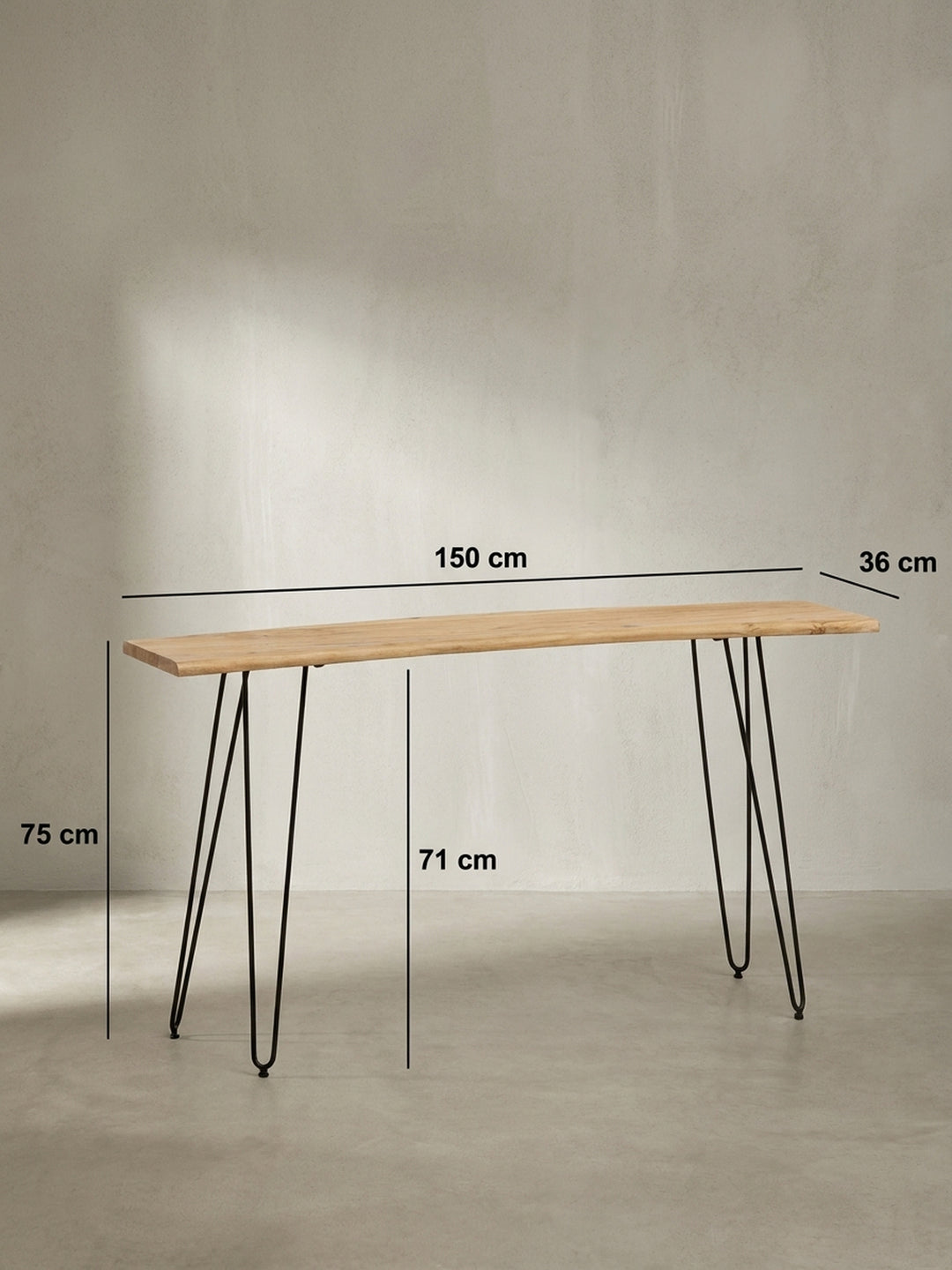 Technisches Maßbild des Schreibtischs mit den exakten Abmessungen: Breite 150 cm, Höhe 75 cm und Tiefe 36 cm für die Raumplanung._