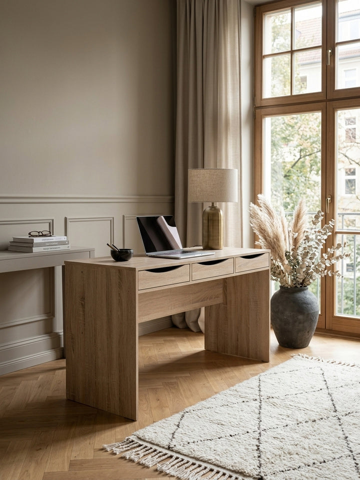 Schreibtisch Eiche Massivholz 55x120x75 cm in stilvoller Home Office-Einrichtung mit Dekoration und Accessoires aus der Vogelperspektive mit Schublade_