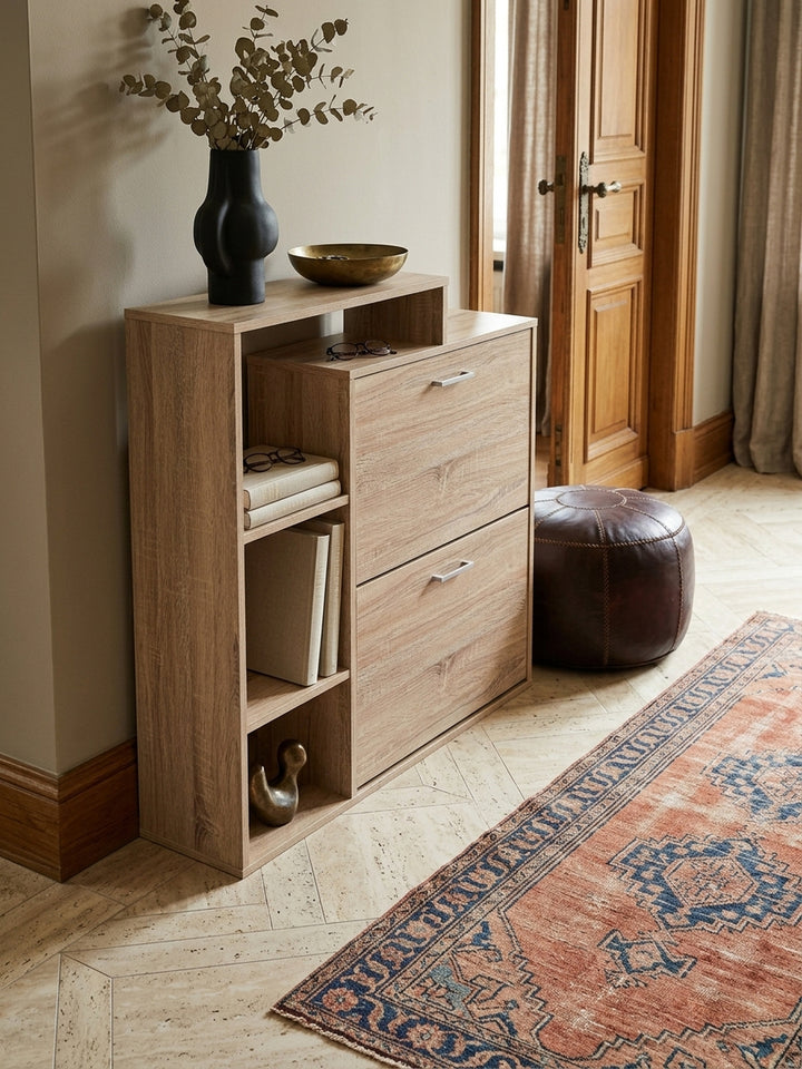 Regal Eiche Massivholz 85x24x93 cm in stilvoller Flur-Einrichtung mit Dekoration und Accessoires aus der Vogelperspektive_