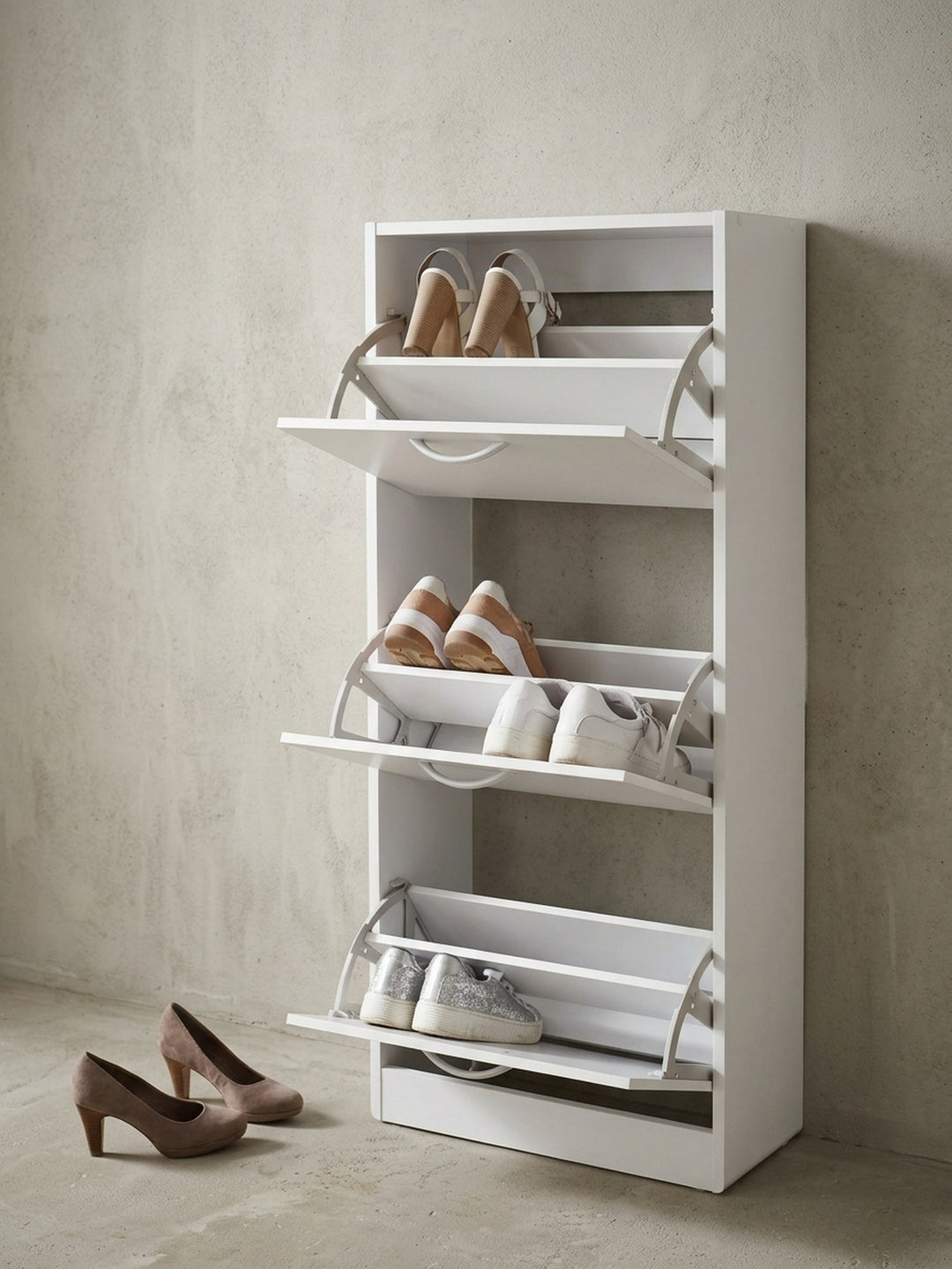 Schuhschrank Eiche Massivholz Konstruktionsdetail Nahansicht der Verbindungen und Oberfläche 50x24x125 cm Studioaufnahme_