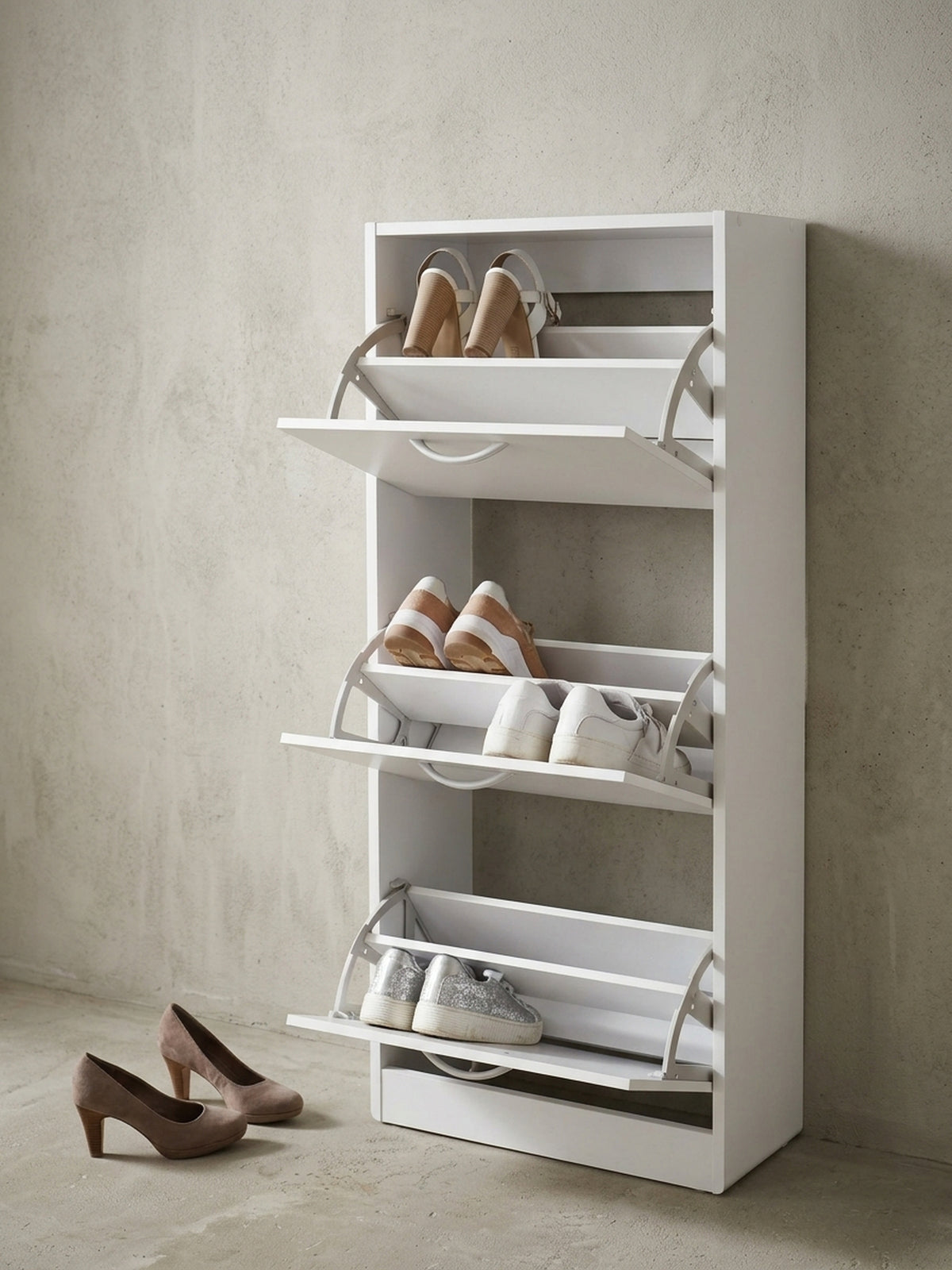 Schuhschrank Eiche Massivholz Konstruktionsdetail Nahansicht der Verbindungen und Oberfläche 50x24x125 cm Studioaufnahme_