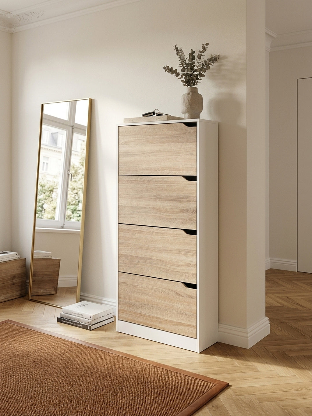 Schuhschrank Eiche Massivholz weiß 60x24x150 cm in stilvoller Eingangsbereich / Flur-Einrichtung mit Dekoration und Accessoires aus der Vogelperspektive_