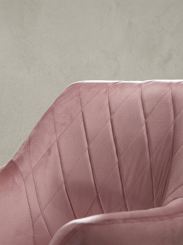 Moderner Drehstuhl für den Schreibtisch, bezogen mit edlem rosa Samt, drehbar und höhenverstellbar, perfekt als komfortabler Arbeitsstuhl oder Kosmetikstuhl._