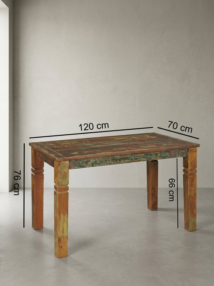 Seitenprofil des rechteckigen Küchentisches aus Bootsholz mit 76cm Standardhöhe. Die stabile Konstruktion des Mango Massivholzes sorgt für Langlebigkeit im täglichen Esszimmer Gebrauch._