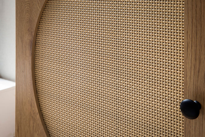 Sideboard – Eiche-Dekor/Rattan, 140x80x40 cm, 2 Türen, 3 Schubladen, hoch