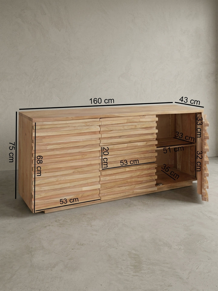 Detailansicht der hochwertigen Verarbeitung des Akazien-Sideboards. Spaltmaße und die robuste Konstruktion des 160 cm breiten Massivholzschranks garantieren langlebige Stabilität._