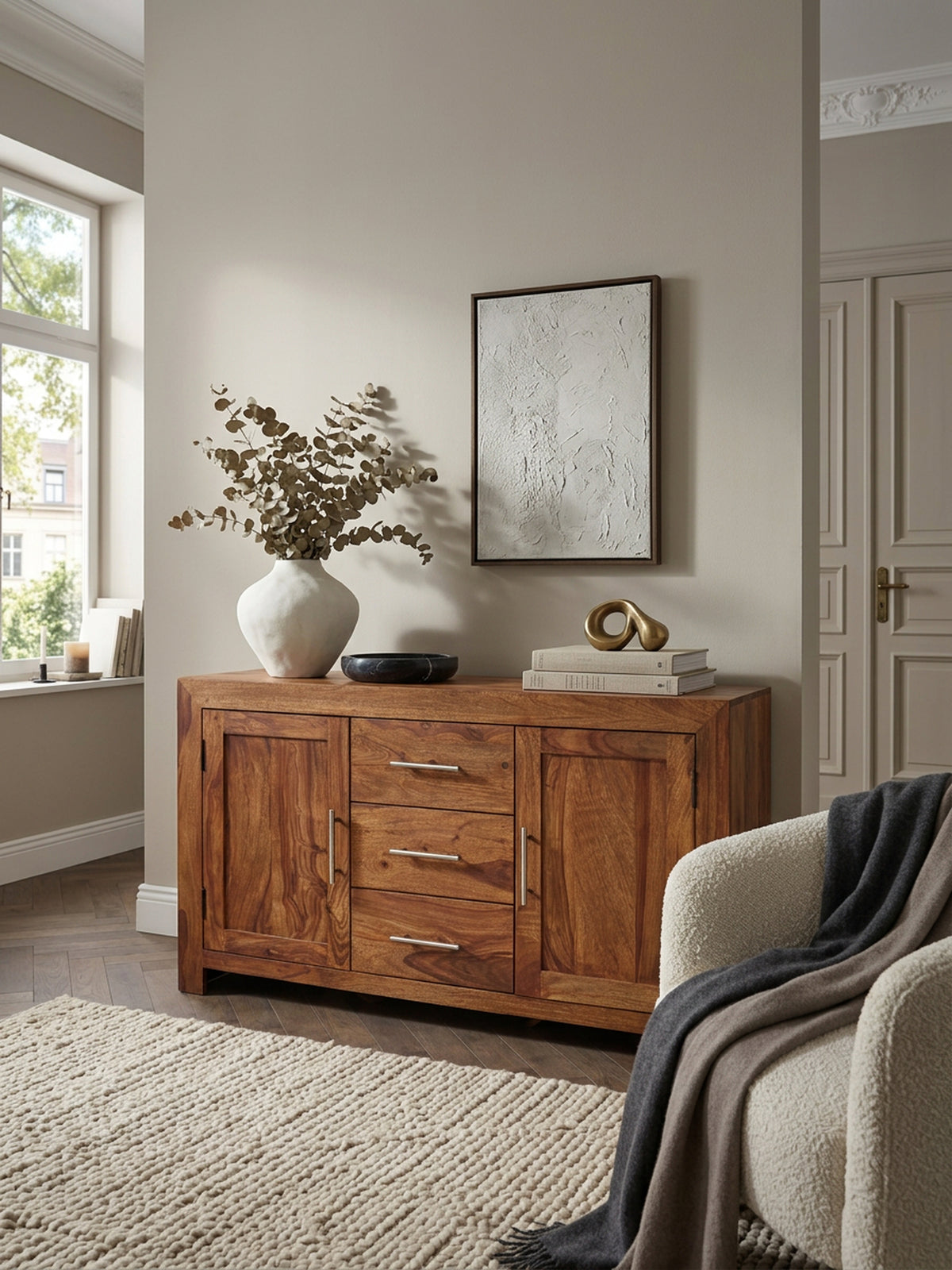 Elegantes Sideboard Sheesham_ 3 Schubladen_ 2 Türen_ Landhaus-Stil - KADIMA DESIGN_Größe_ 118x40x70 cm_