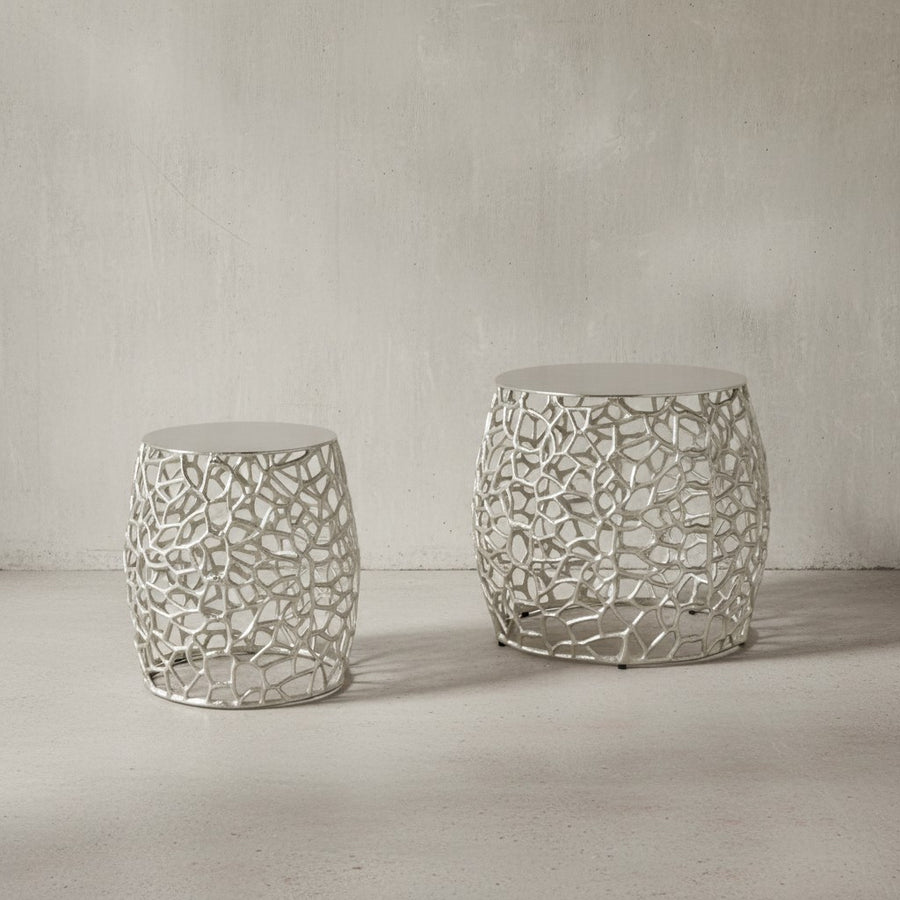 Silbernes Beistelltisch-Set mit ausgefallener Aststruktur_ Aluminium_ vielseitig einsetzbar - KADIMA DESIGN_Größe_ 46x46x42 cm_