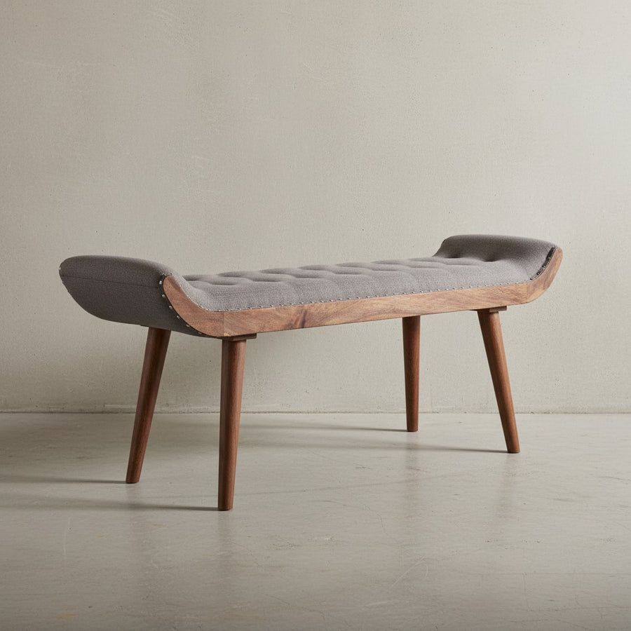 Sitzbank aus Massivholz und Leder/Stoff_ Chesterfield-Muster_ 125x50x38 cm_ Lederpolsterung_ Massivholzbeine - KADIMA DESIGN_Farbe_ Beige_ Material_ Stoff_ Größe_ 125x38x50 cm_
