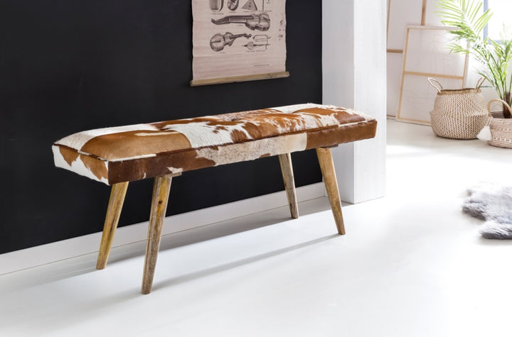 Sitzbank im Landhausstil mit Ziegenfellüberzug_ echtes Leder_ Mango Holz_ 220 kg Belastbarkeit - KADIMA DESIGN_Größe_ 120x40x52 cm_