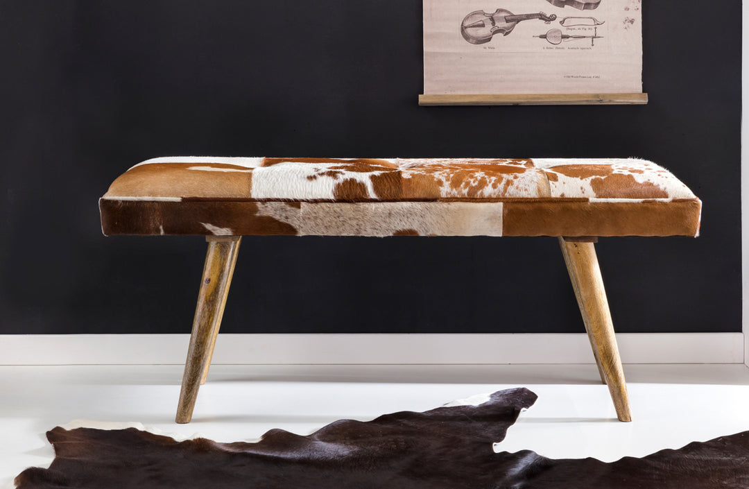 Sitzbank im Landhausstil mit Ziegenfellüberzug_ echtes Leder_ Mango Holz_ 220 kg Belastbarkeit - KADIMA DESIGN_Größe_ 120x40x52 cm_