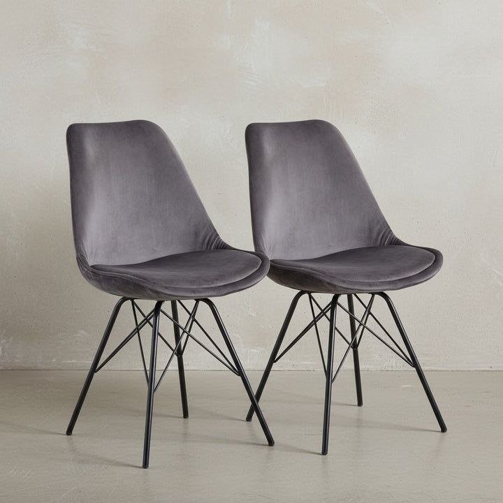 Skandinavische Esszimmerstühle_ 2er Set_ Samt oder Kunststoff_ verschiedene Farben - KADIMA DESIGN_Farbe_ Grau-Schwarz_ Material_ Samt_ Größe_ 58x48x86 cm_