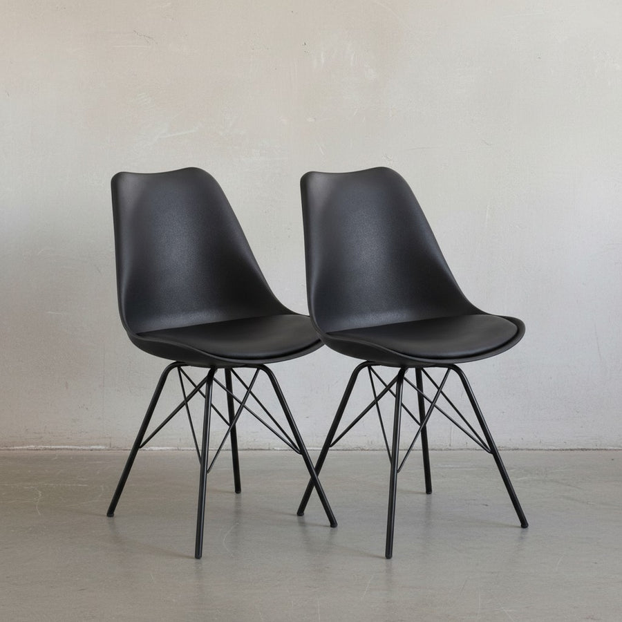 Skandinavische Esszimmerstühle_ 2er Set_ Samt oder Kunststoff_ verschiedene Farben - KADIMA DESIGN_Farbe_ Schwarz_ Material_ Kunststoff_ Größe_ 58x48x86 cm_