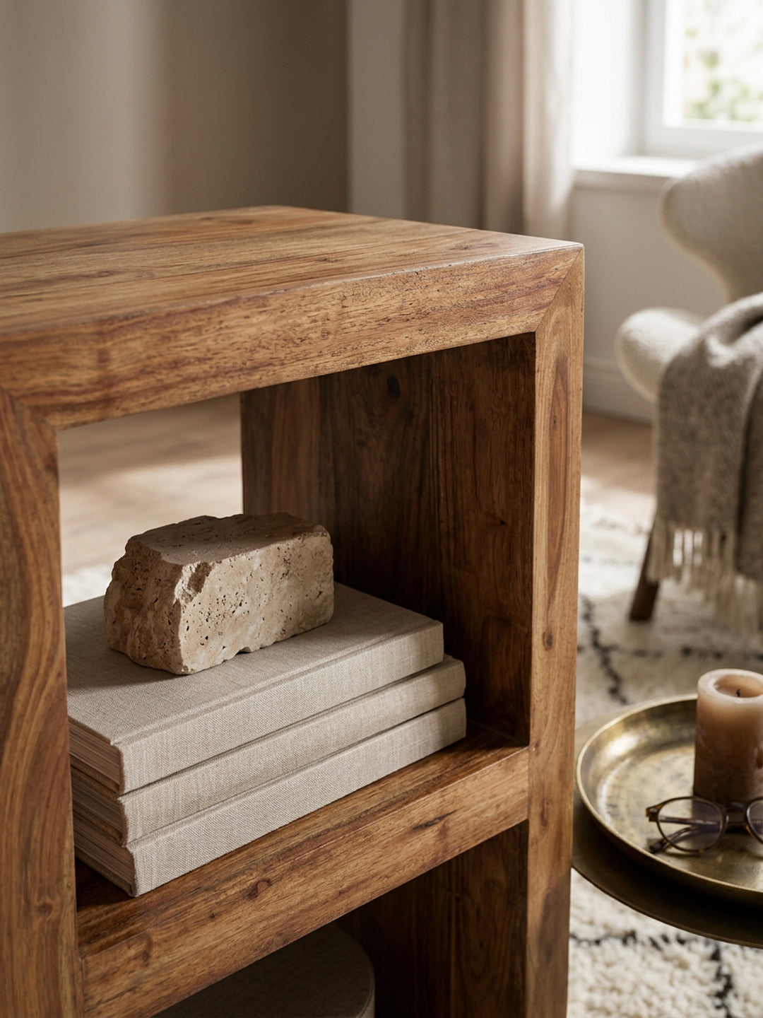 Rustikales Standregal_ Massivholz_ Akazie/Sheesham_ vielseitig nutzbar_ handgefertigt_ einfache Pflege - KADIMA DESIGN_Farbe_ Braun_ Größe_ 50x35x88 cm_