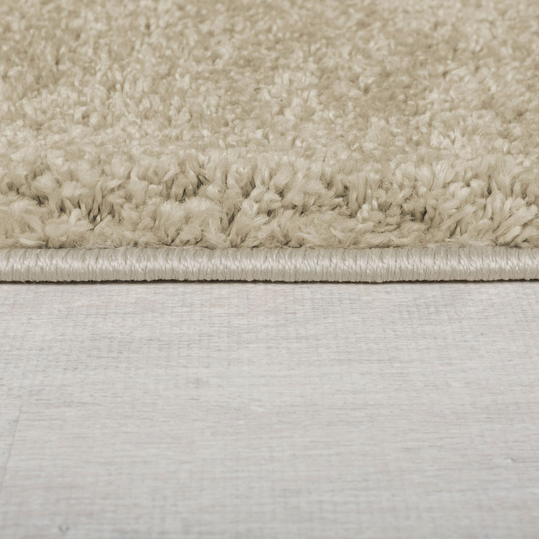 Strapazierfähiger und Kuscheliger Hochflor-Teppich LYNE von Kadima Design_Beige_#sku_BARK503119375031-BARK503119375037#