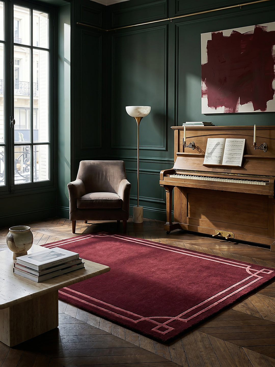 Teppich Rot rechteckig im Wohnzimmer mit Couchtisch und Wohnaccessoires Wohnidee skandinavisch modern_