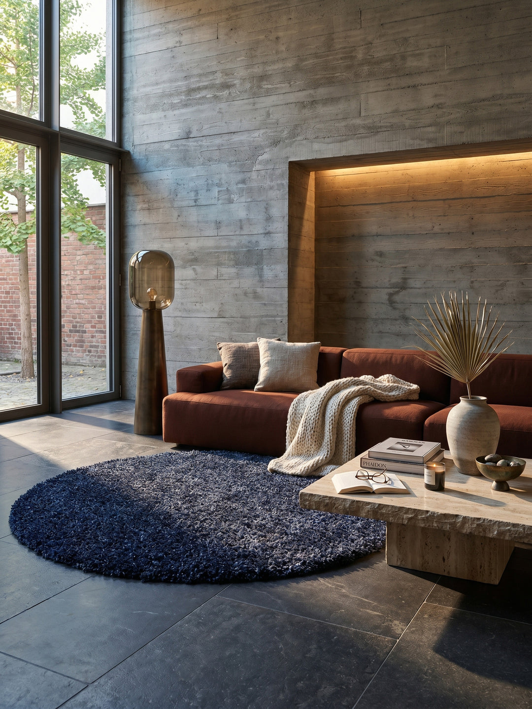 Teppich Navy rund im modernen Wohnzimmer_