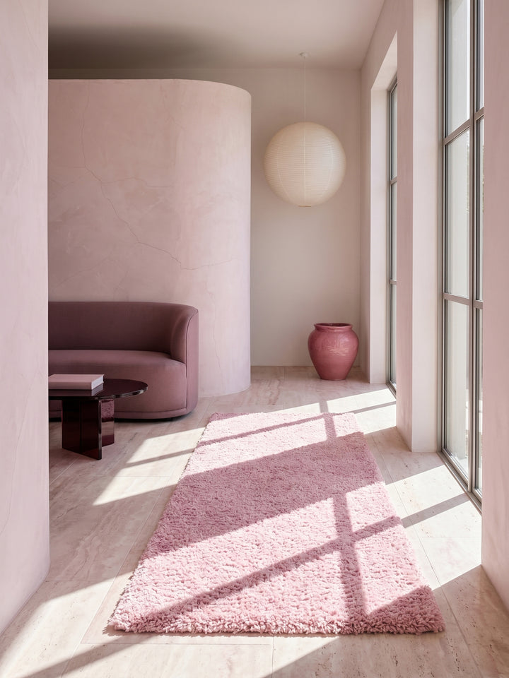 Teppich Pink Läufer im modernen Wohnzimmer_