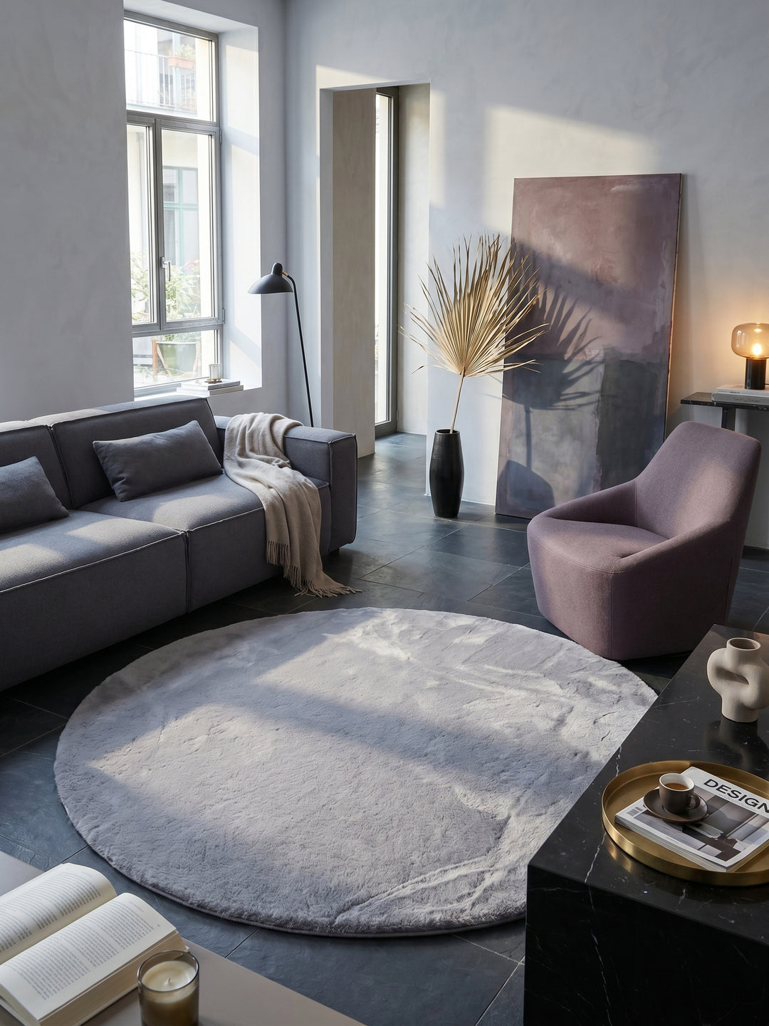 Teppich Grey rund im modernen Wohnzimmer_