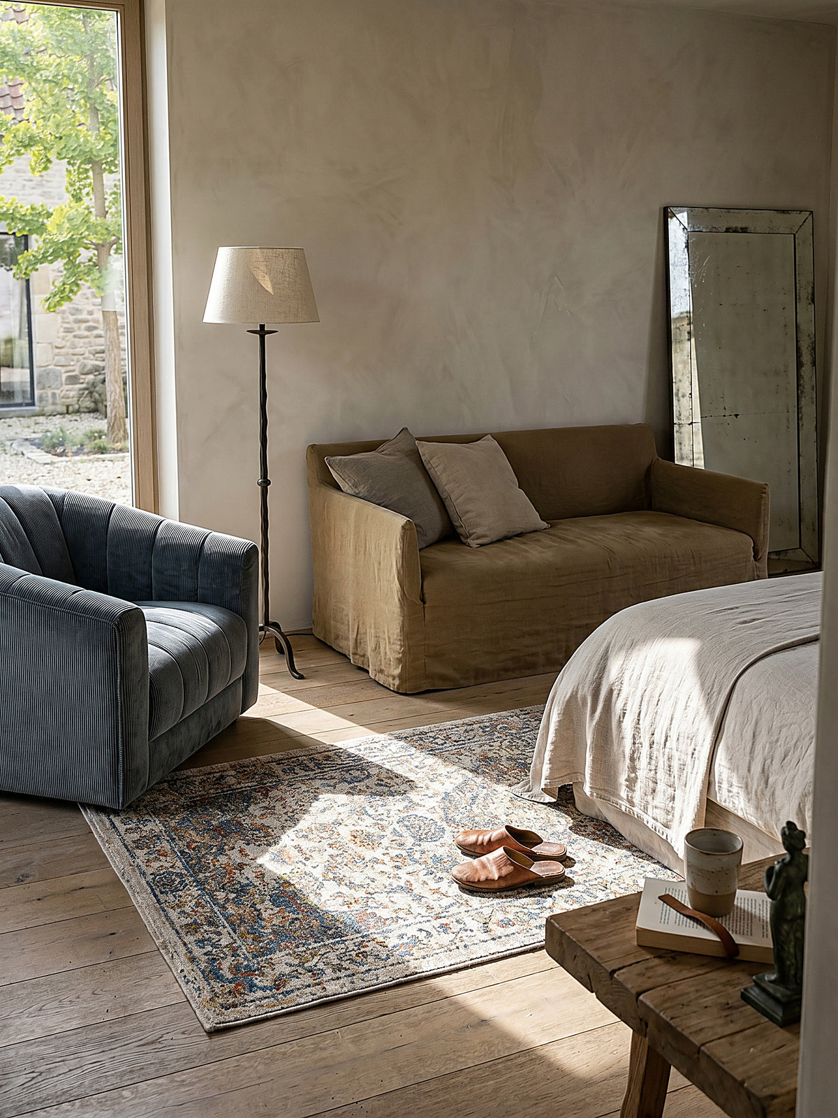 Teppich Multicolor-Erdtöne Läufer im Wohnzimmer mit Couchtisch und Wohnaccessoires Wohnidee skandinavisch modern_