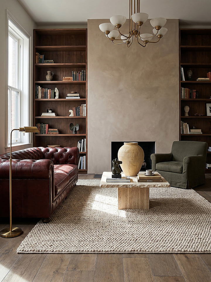 Teppich Beige rechteckig im Wohnzimmer mit Couchtisch und Wohnaccessoires Wohnidee skandinavisch modern_
