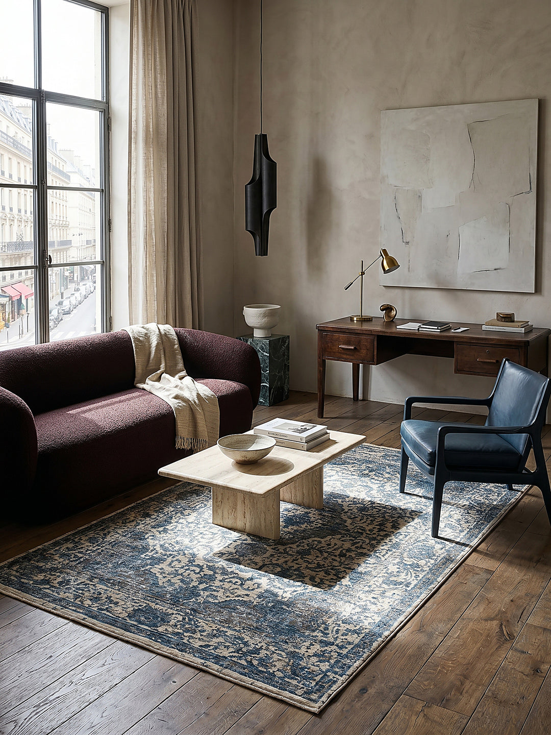 Teppich Blau rechteckig im Wohnzimmer mit Couchtisch und Wohnaccessoires Wohnidee skandinavisch modern_