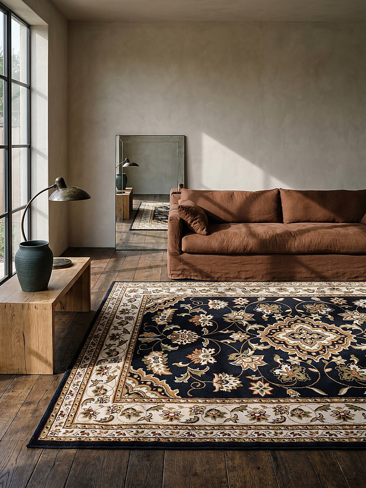 Teppich Dunkelblau rechteckig im modernen Wohnzimmer_