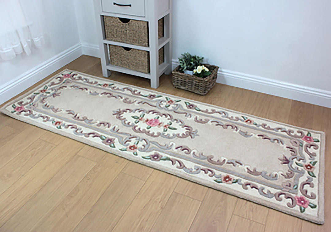 Traditioneller Wollteppich mit handgeschnitzten Details_Braun-Beige_Läufer_