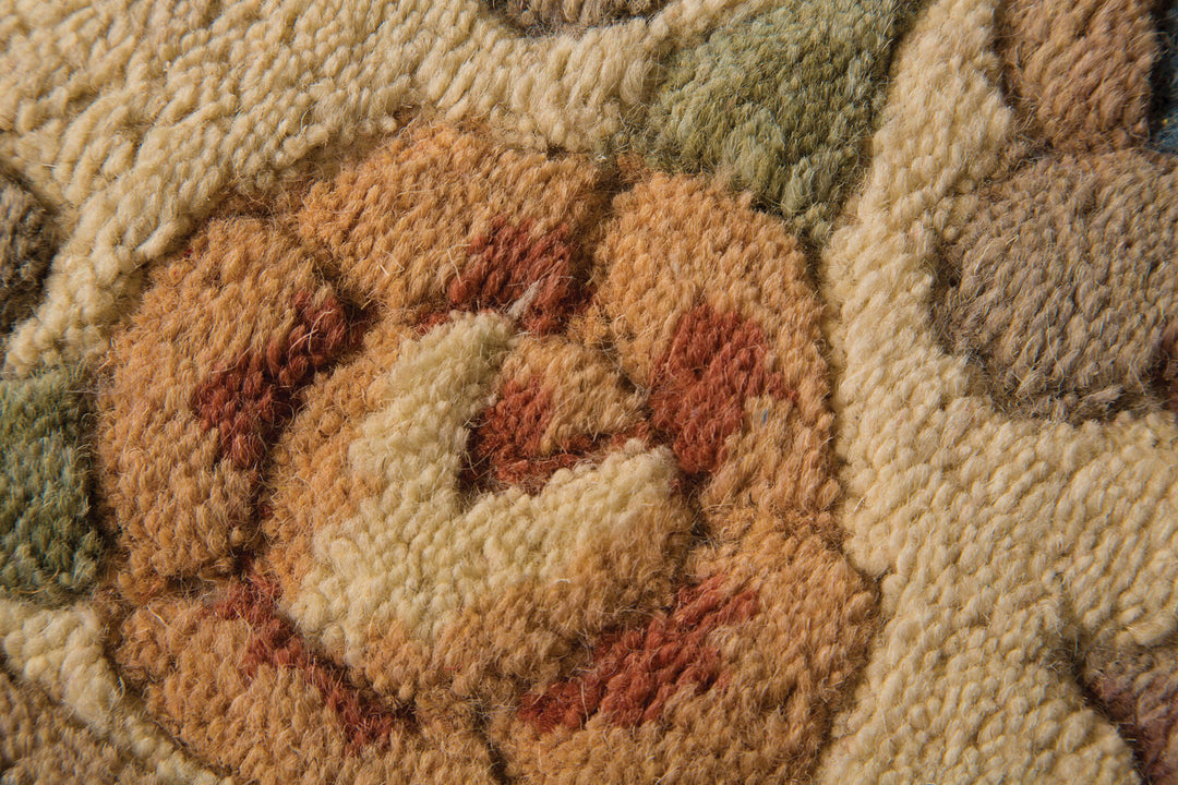 Traditioneller Wollteppich mit handgeschnitzten Details_Blau-Beige_Rechteckig_