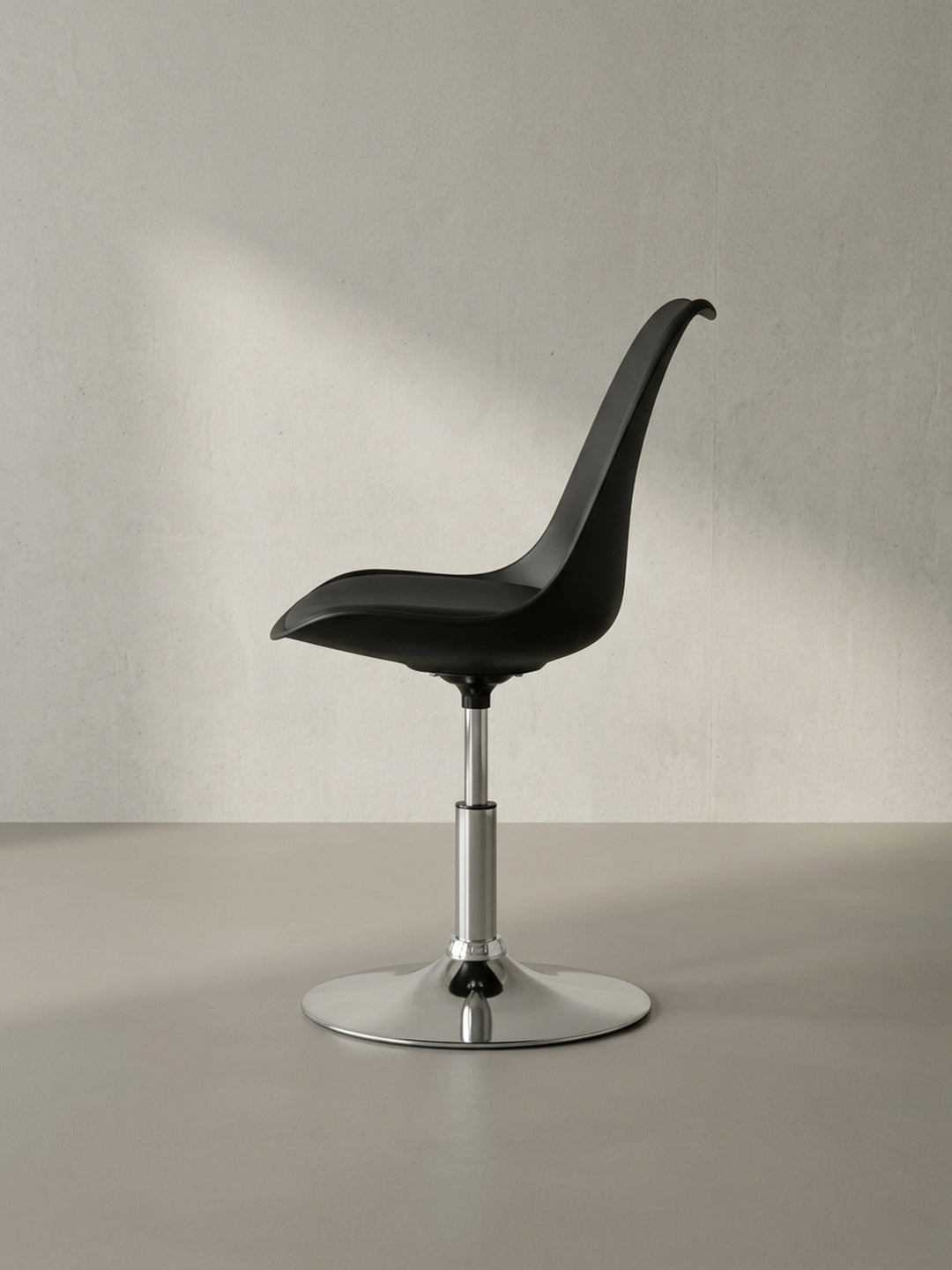 Bürostuhl Kunstleder schwarz 46x46x88 cm robust langlebig mit Höhenverstellung Möbel Wohnen Design Einrichtung modern Premium Home Office Interior Zuhause Wohnzimmer hochwertig elegant_