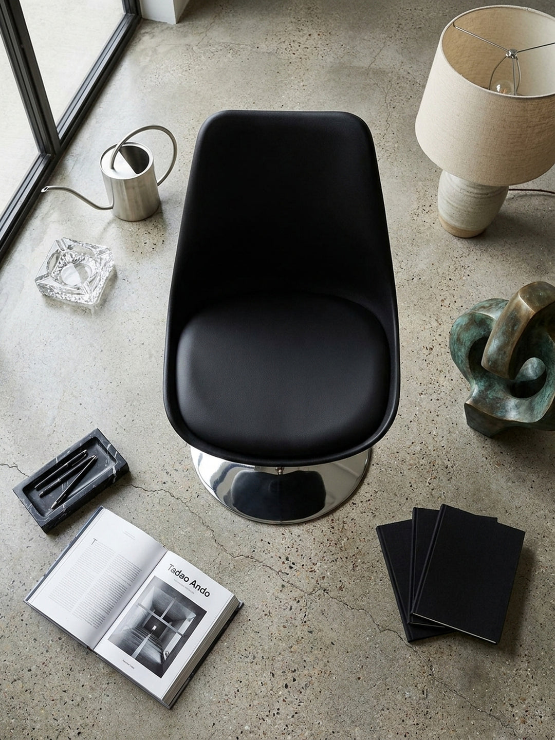 Bürostuhl Kunstleder schwarz 46x46x88 cm Wohnidee Home Office Einrichtungsidee stilvoll kombinieren mit Höhenverstellung Design Möbel Inspiration Wohnen Interior Zuhause Wohnzimmer modern_
