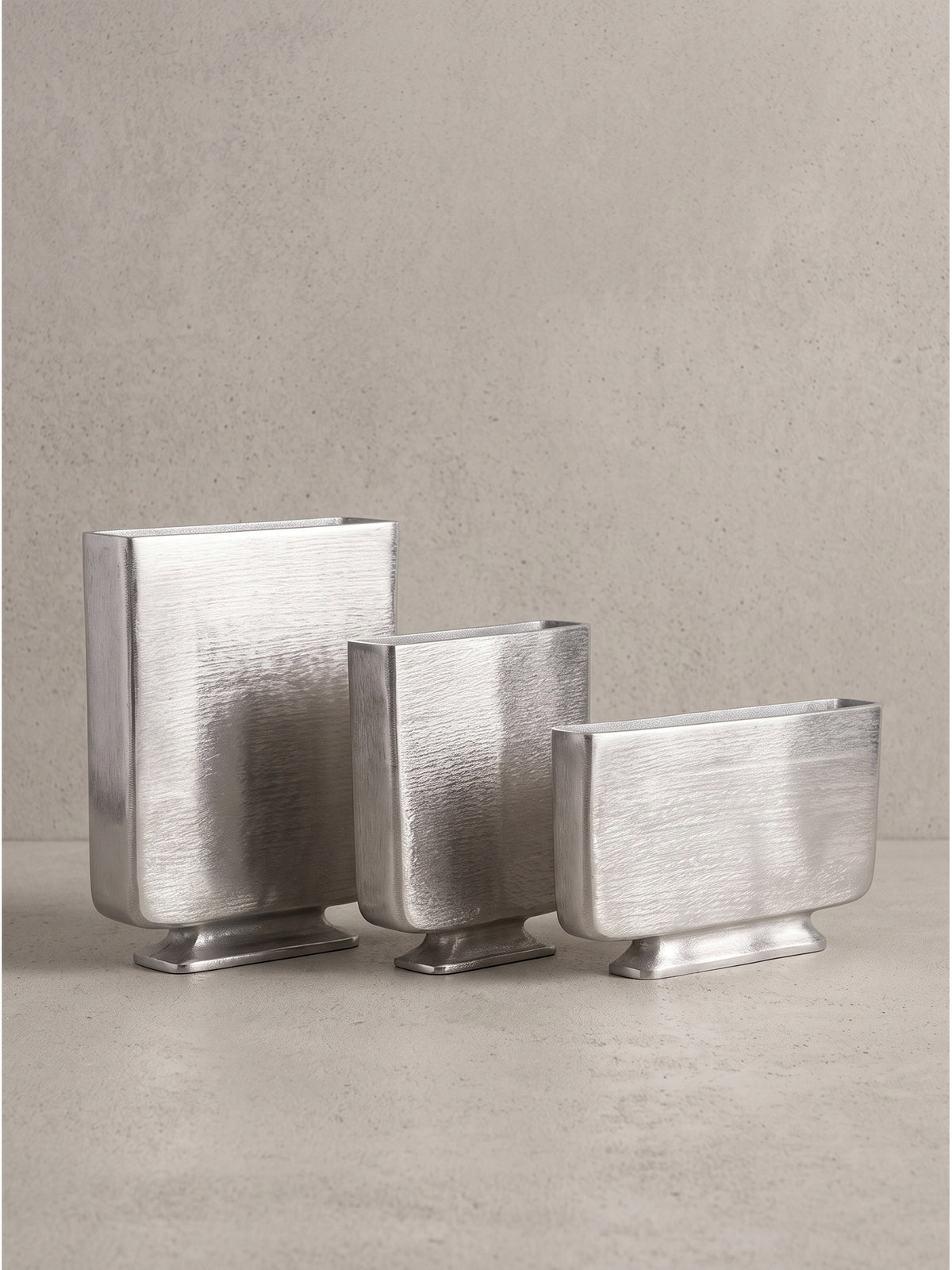 Eckige Deko Vase 3er Set Aluminium silber Frontansicht auf weißem Hintergrund