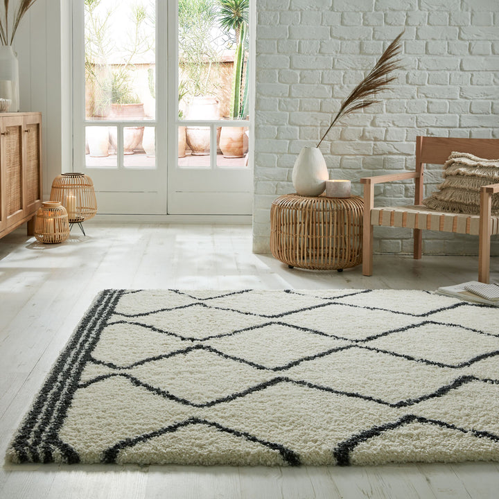 Vielseitiger Hochflor-Teppich in schimmernder Optik_Beige-Schwarz_Rechteckig_