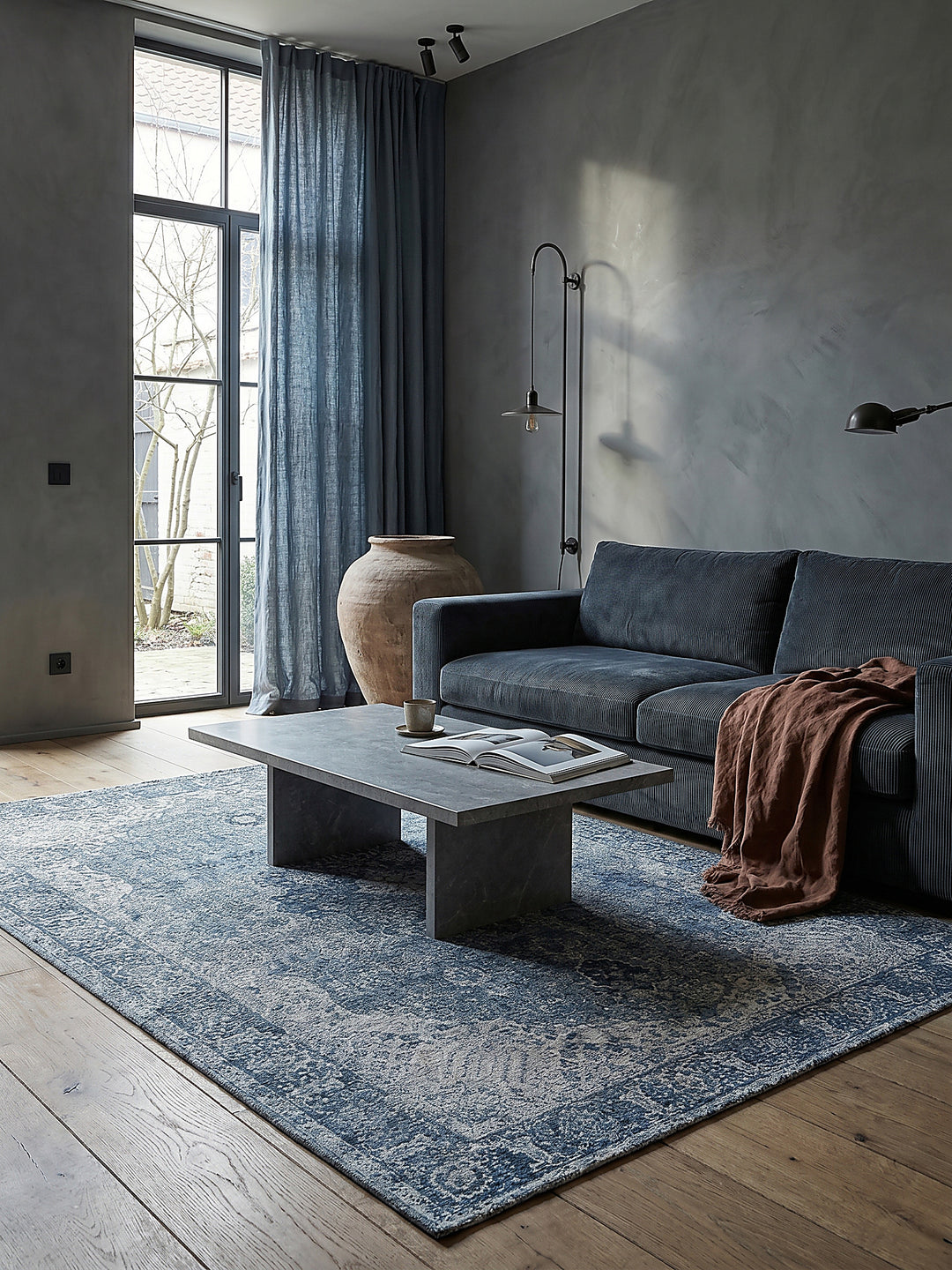 Teppich Blau rechteckig Editorial Styling_