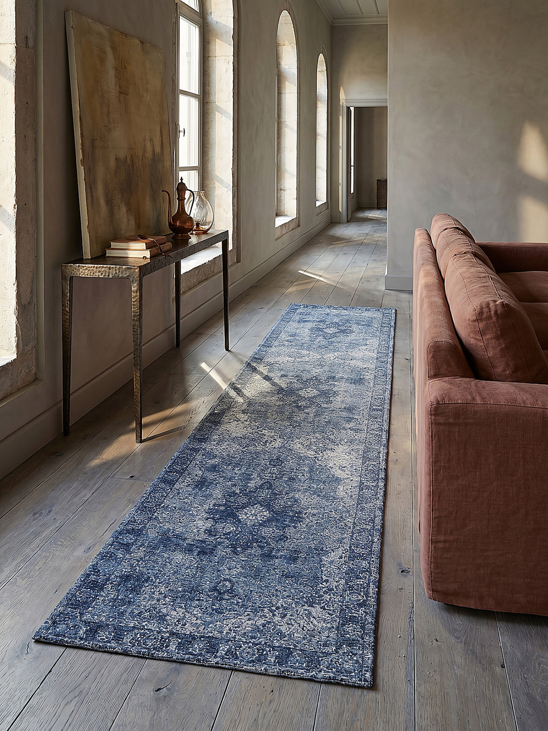 Teppich Blau Läufer im modernen Wohnzimmer_