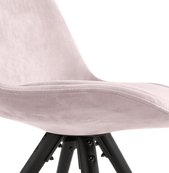 Küchensessel in Rosa - Retro Look mit schwarzem Gestell von Kadima Design_