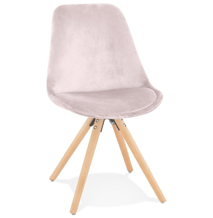 Rosa Samtstuhl mit hellem Holzgestell - sanftes Design für harmonisches Wohnen von Kadima Design_