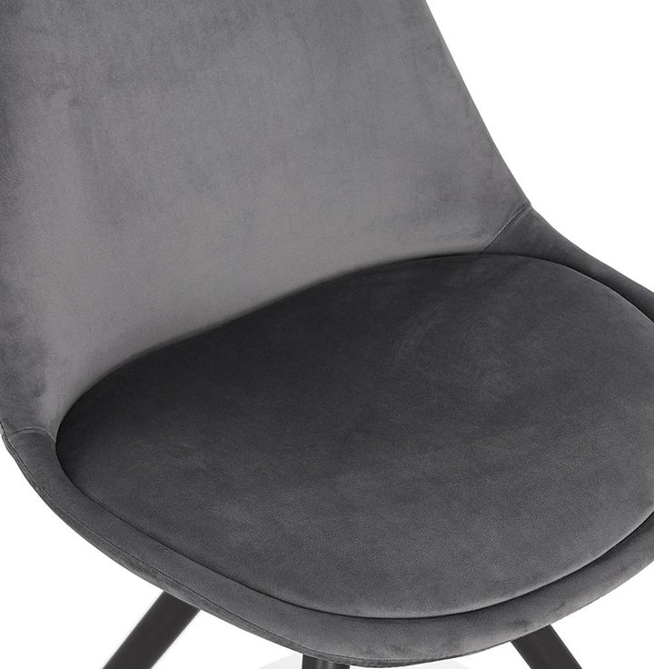 Grauer Retrostuhl mit schwarzen Beinen - 44 cm Sitzbreite für Wohnbereich von Kadima Design_