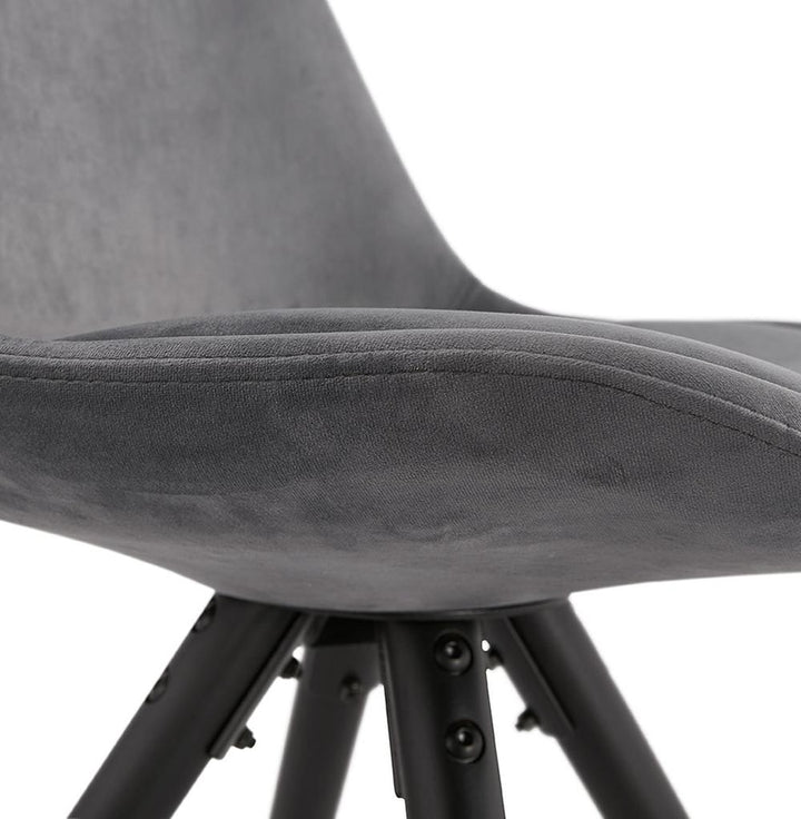 Polsterstuhl Grau - schwarze Holzbeine für zeitloses Design von Kadima Design_