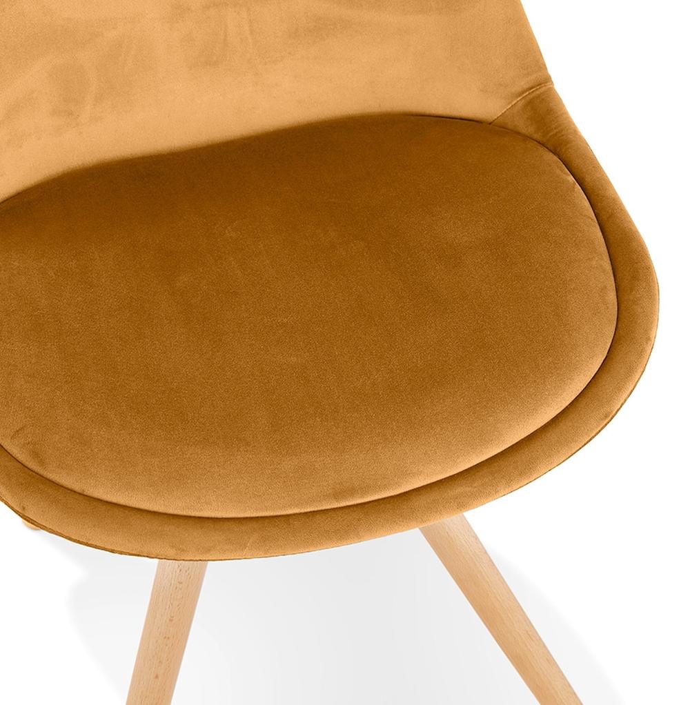Senfgelber Retrosessel - helle Holzbeine und 44 cm breite Sitzfläche von Kadima Design_