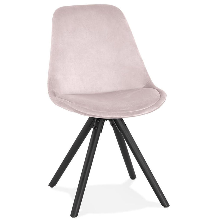 Rosa Samtstuhl mit schwarzen Holzbeinen - feminines Design für modernes Wohnen von Kadima Design_