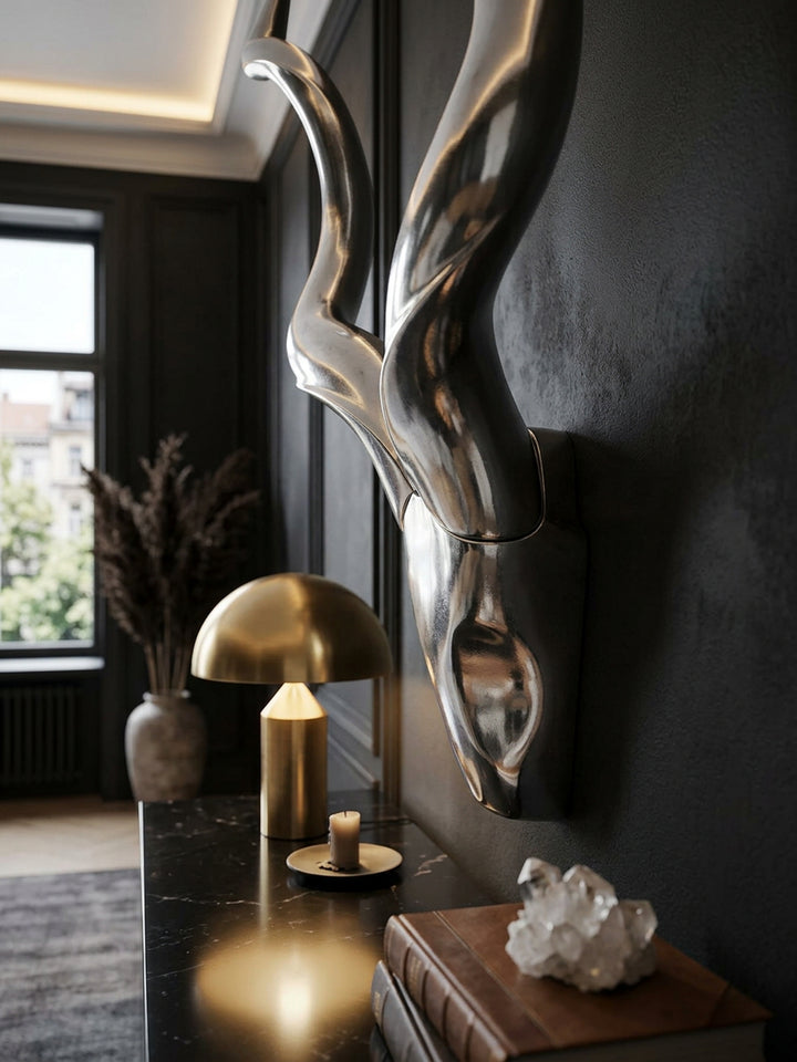Wanddekoration Hirschgeweih in Silber_ modernes Design_ aus poliertem Aluminium_ 80x110 cm_ handgefertigt und einzigartig - KADIMA DESIGN_Größe_ 80x10x110 cm_